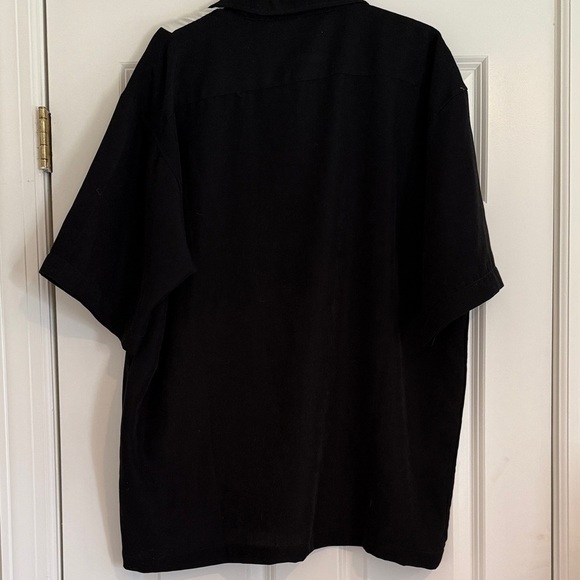 Men's Black and White Button-Up Shirt - Picture 4 of 4